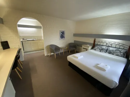 Mahogany Motel Rooms Photos