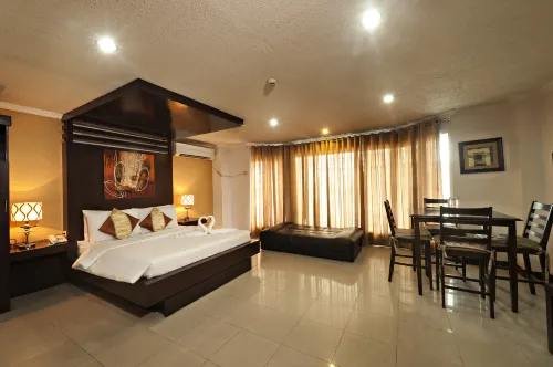 Oyster Plaza Hotel Featured Photos