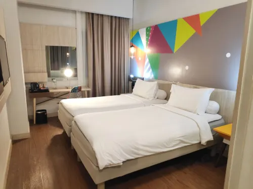 Ibis Styles Jakarta Sunter Kamar Photos