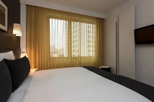 Adina Apartment Hotel Berlin Hackescher Markt Rooms Photos