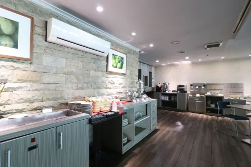 Tamarin Hotel Jakarta Manage by Vib Hospitality Management Makanan Photos