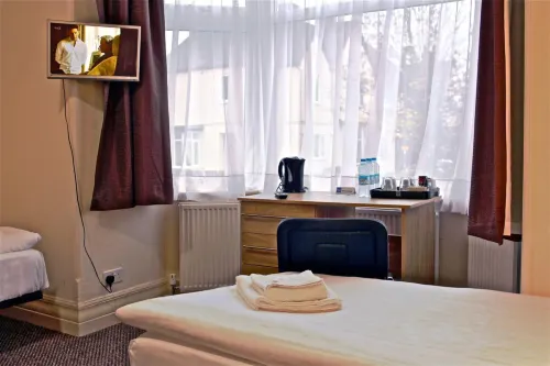 Central Hotel Golders Green Featured Photos