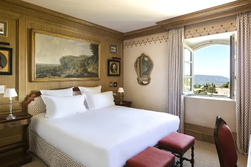 Airelles Gordes, La Bastide Chambres Photos