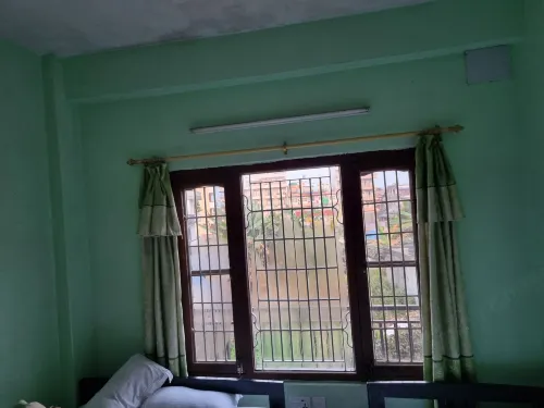 Harry Guest House & Restaurant Kamar Photos