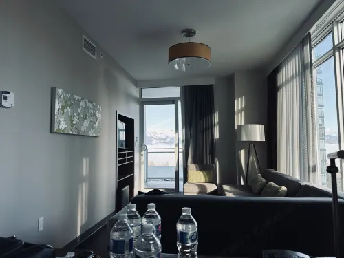 Element Vancouver Metrotown Rooms Photos