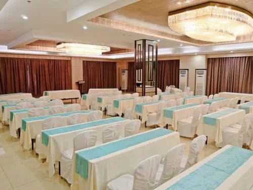 Mandarin Plaza Hotel Business Facilities Photos