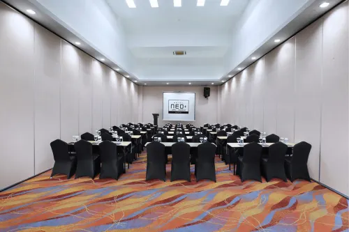 Hotel Neo+ Waru - Sidoarjo Fasilitas Bisnis Photos