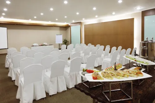 Aryaduta Suites Semanggi Fasilitas Bisnis Photos