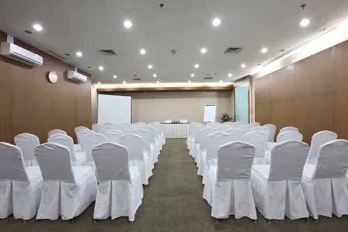 Aryaduta Suites Semanggi Fasilitas Bisnis Photos