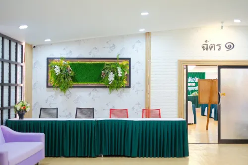 The One Surat Espaces Affaires Photos