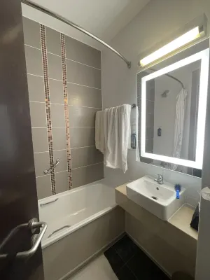 Clayton Hotel Cardiff Chambres Photos