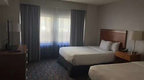 Embassy Suites by Hilton Chicago O'Hare Rosemont Rooms Photos