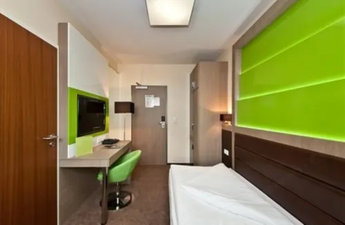 Holiday Inn - the niu, Fusion Hamburg St. Georg Zimmer Photos