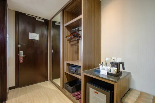 The Alana Hotel & Convention Center Solo by Aston Kamar Photos