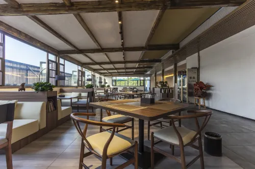 Travel World Hotel Restauration Photos