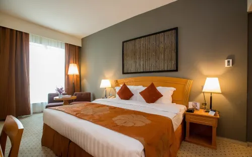 Golden Tulip Sharjah Номера Photos