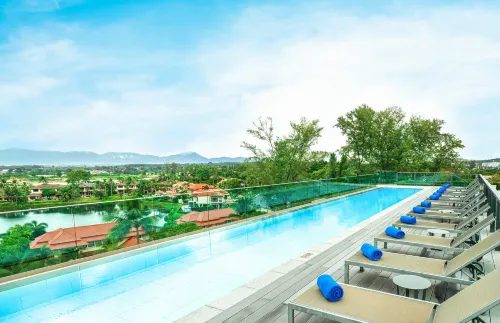 Hilton Garden Inn Phuket Bang Tao Esterni Photos
