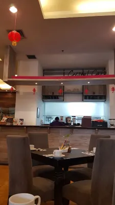 Quest Hotel Darmo Surabaya Photos