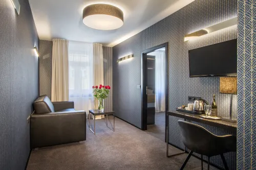 Hotel Mucha Rooms Photos