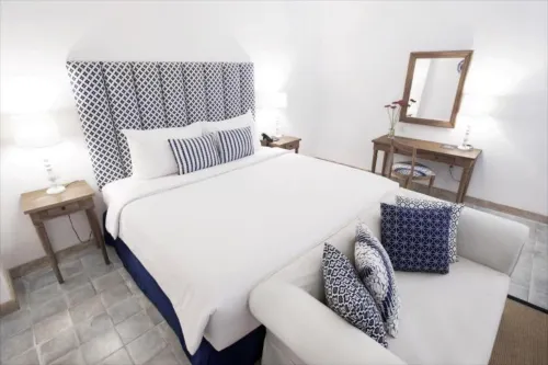 Adhisthana Hotel Kamar Photos