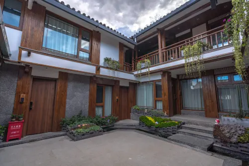 Yihe QIshe Inn (Lijiang Dashuiche Shop) Общественные зоны Photos