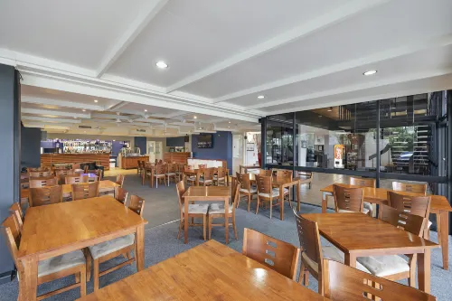 Central Court Motel Warrnambool Restauration Photos