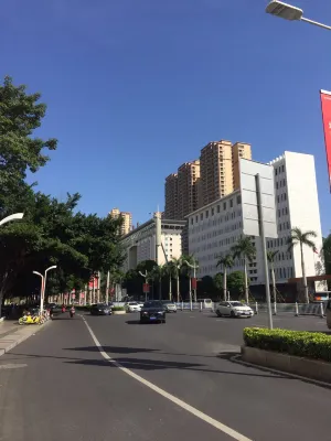 Nanning Jinshuiwan International Hotel ( Nanhu Park Macun Subway Station) Рядом с отелем Photos