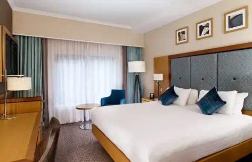 DoubleTree by Hilton London Victoria Featured Photos
