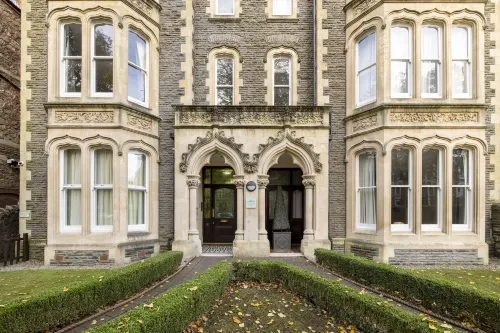 Saco Cardiff Cathedral Road Da non perdere Photos