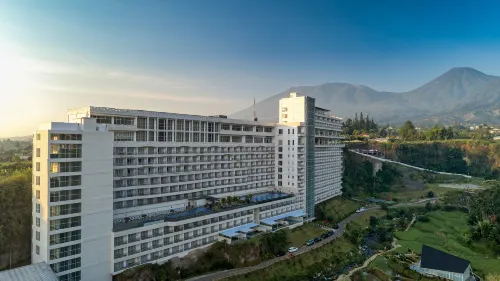 Le Eminence Hotel Convention & Resort Ciloto - Puncak Unggulan Photos