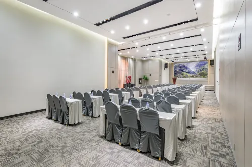 Atour Hotel Business Facilities Photos