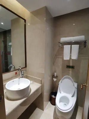 Vienna Hotel (Lijiang Old Town) Rooms Photos