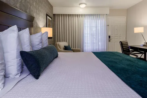 Best Western Plus Carriage Inn Rooms Photos