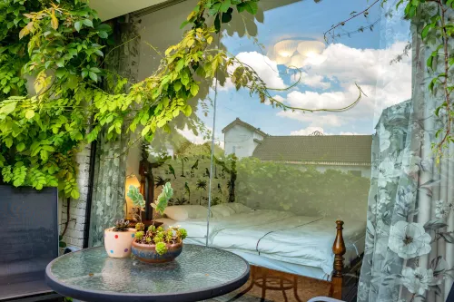 momo hotel Featured Photos