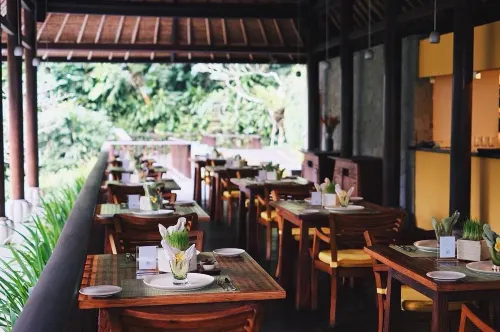Maya Ubud Resort and Spa Makanan Photos