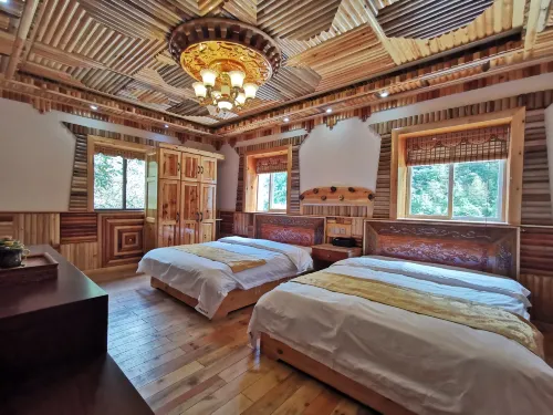 Cailin Holiday Manor Kamar Photos
