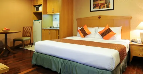 Admiral Suites Bangkok Phòng Photos