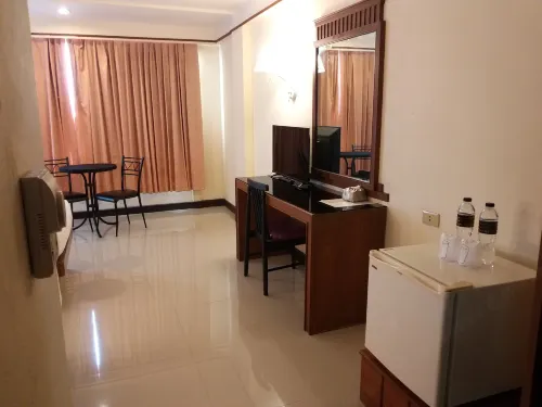 Songphanburi Hotel Zimmer Photos