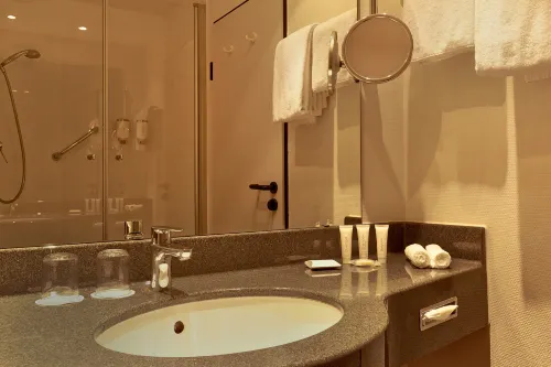 H+ Hotel Hannover Rooms Photos
