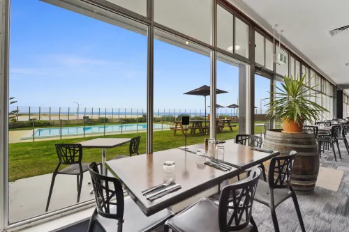 Scamander Beach Resort Restauration Photos