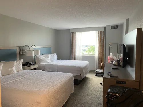 Hampton Inn & Suites Miami-Airport South-Blue Lagoon Zimmer Photos