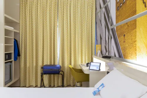 B&B Hotel Cremona Rooms Photos