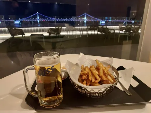Homers Hotel Dining Photos