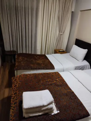 Palace Point Hotel Zimmer Photos