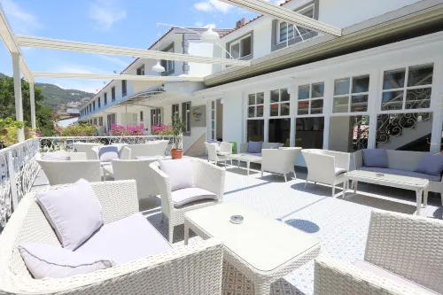 Tonoz Beach Hotel Featured Photos