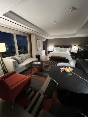 Four Seasons Hotel Embarcadero Rooms Photos