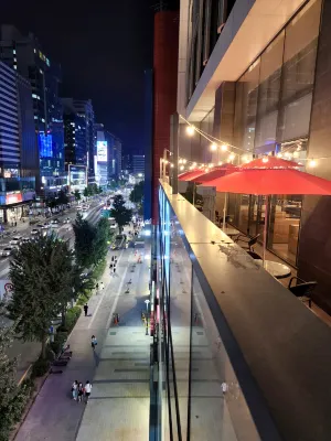 머큐어 앰배서더 서울 홍대 식사 Photos