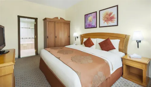 Golden Tulip Sharjah Номера Photos