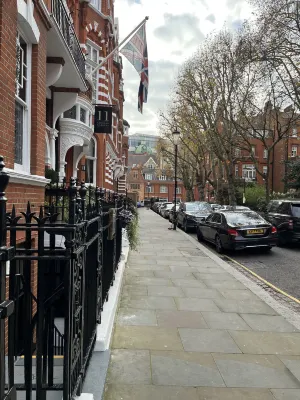 11 Cadogan Gardens and The Apartments by Iconic Luxury Hotels Area Publik Photos