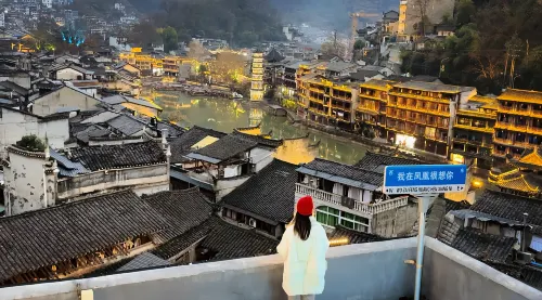 Jiuye Banshan B&B (Phoenix Ancient Town Store) Exterior Photos